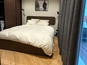 Stylish Flat with Private Terrace near Arc de Triomphe