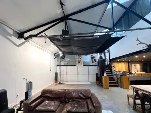 Studio Loft with Natural Light in Clichy
