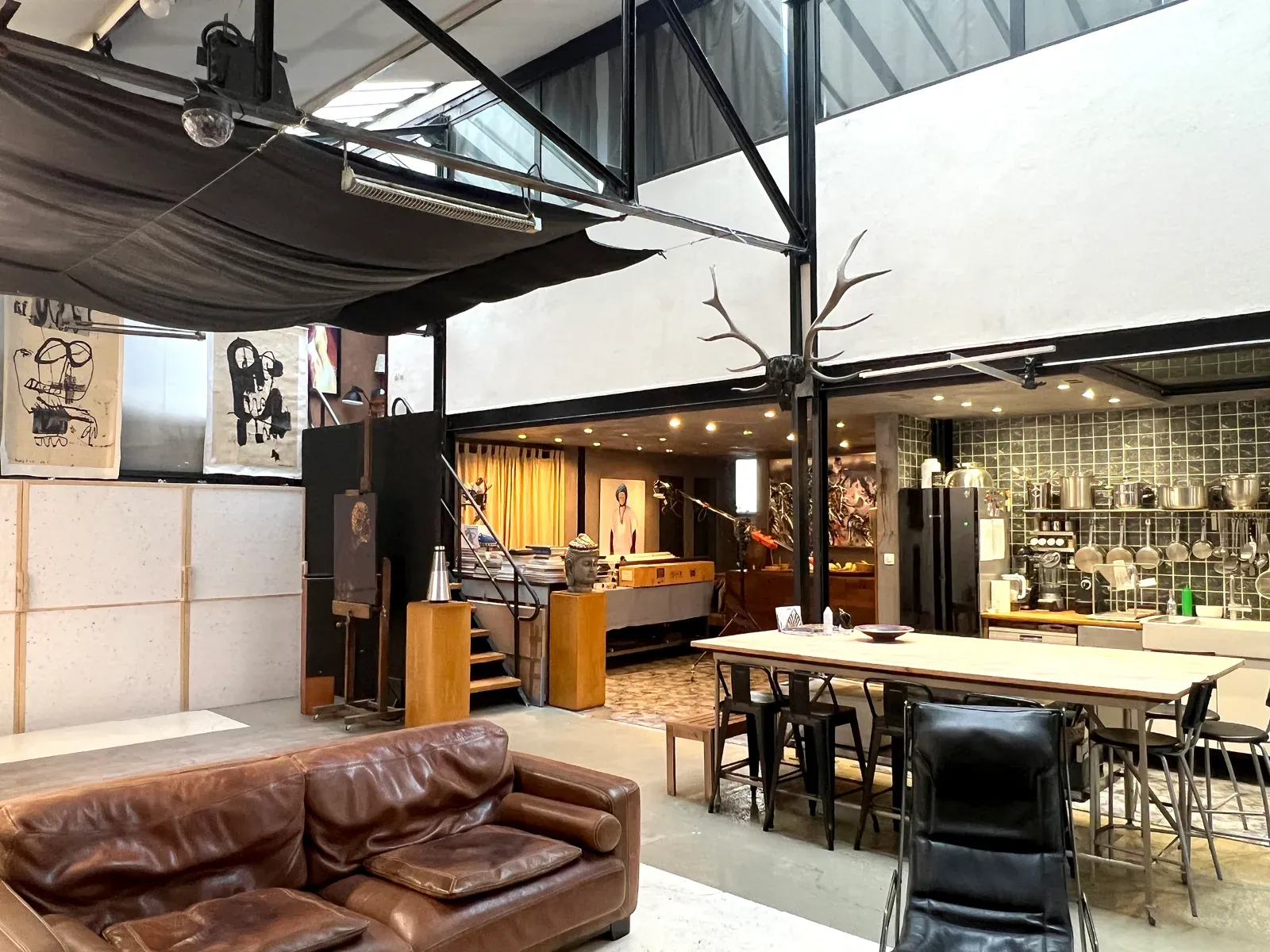 Studio Loft with Natural Light in Clichy