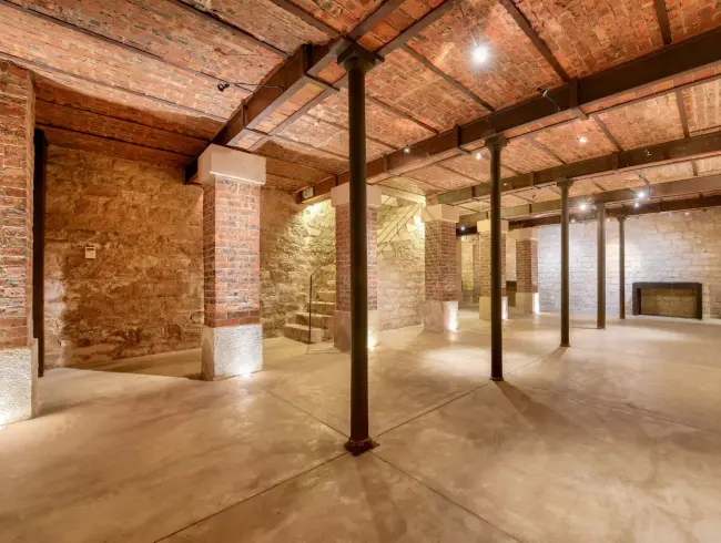 Unique 600 m² Venue Near Gare du Nord: Industrial Chic Meets Haussmann Elegance