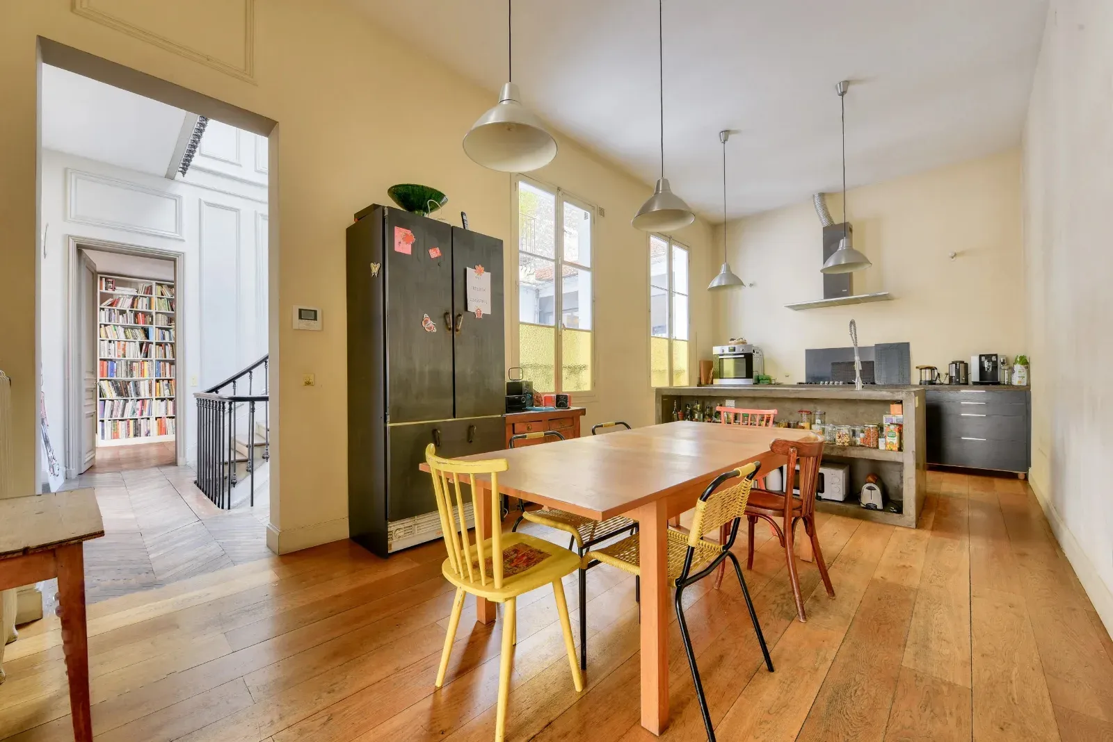 Duplex haussmannien avec toit-terrasse près de Gare du Nord — Paris 18e