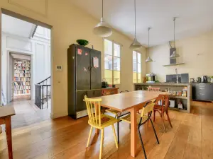 Duplex haussmannien avec toit-terrasse près de Gare du Nord — Paris 18e