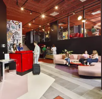 Hybrid Event Venue in Issy-les-Moulineaux: Flexible Spaces for Meetings and Events