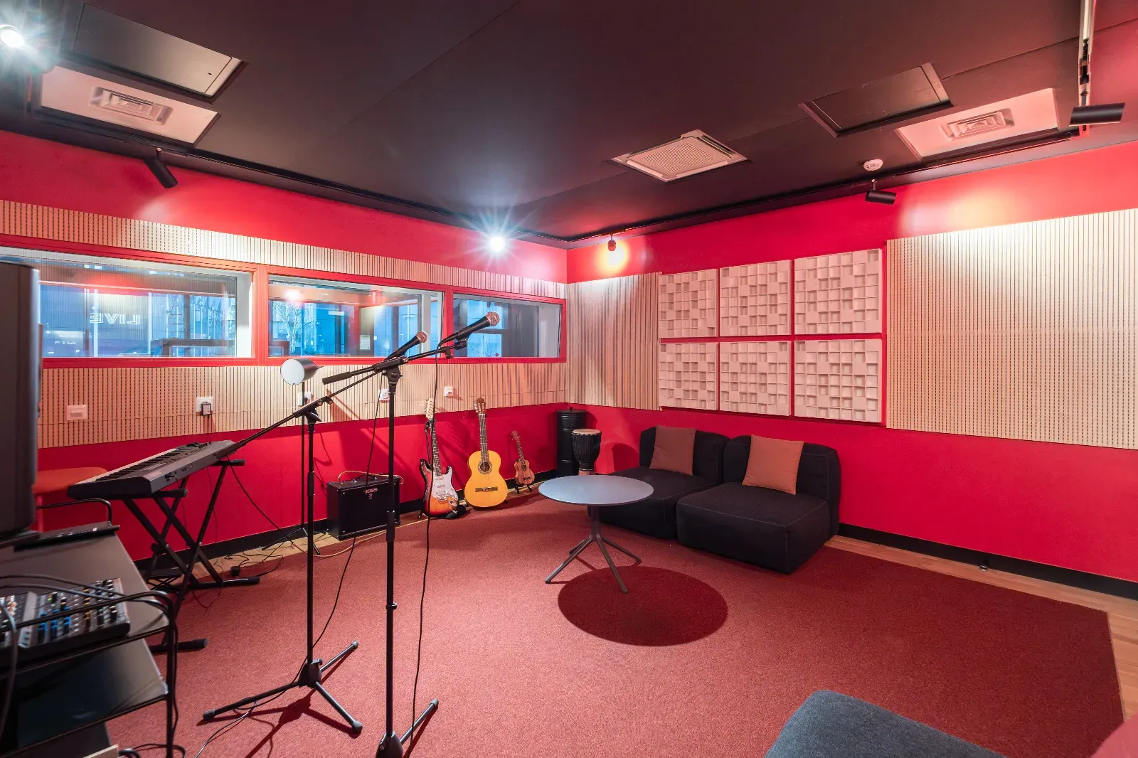 Lieu unique pour after-work, team building et podcasts à Issy-les-Moulineaux