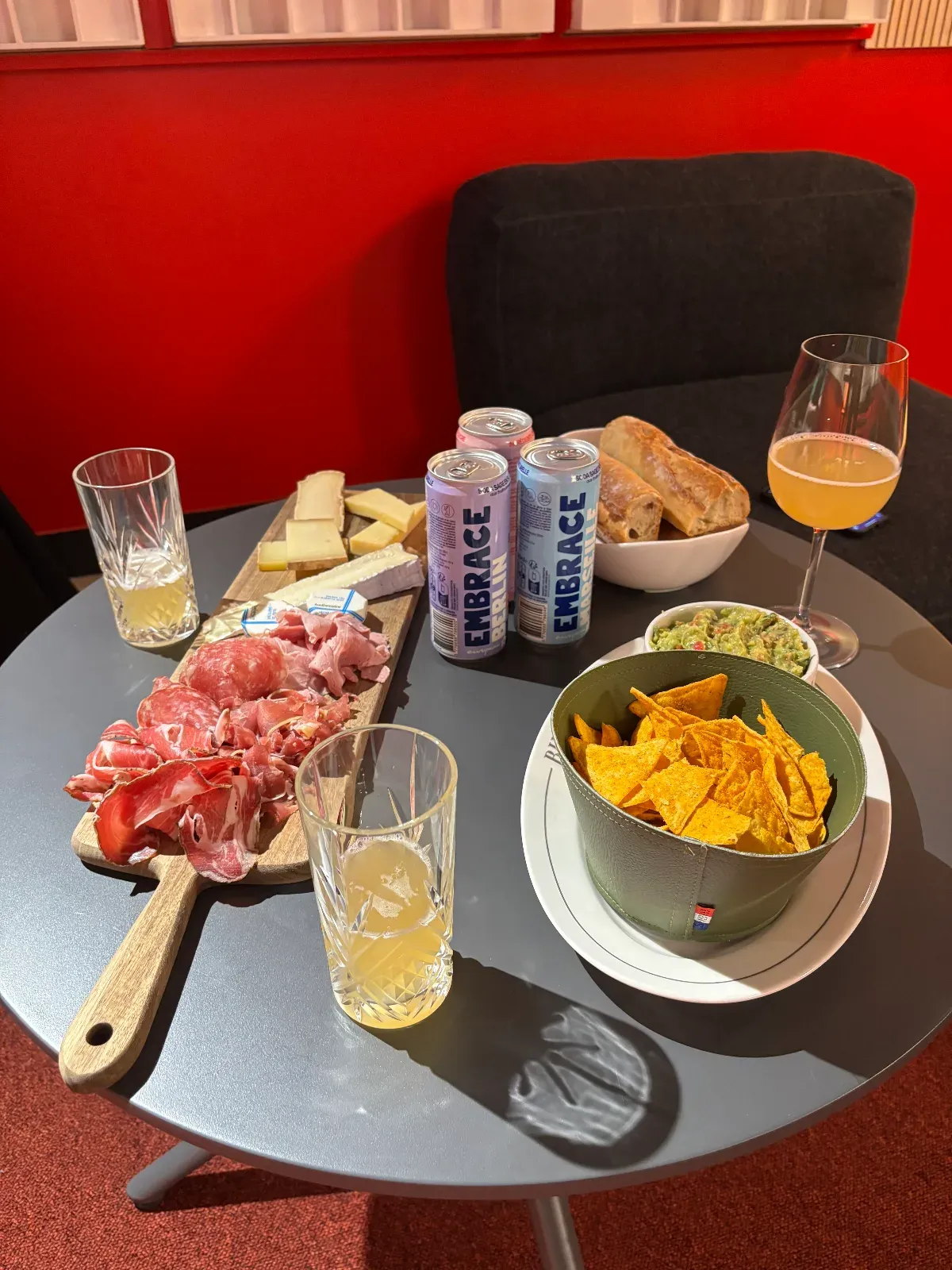 Lieu unique pour after-work, team building et podcasts à Issy-les-Moulineaux