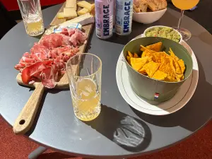 Lieu unique pour after-work, team building et podcasts à Issy-les-Moulineaux
