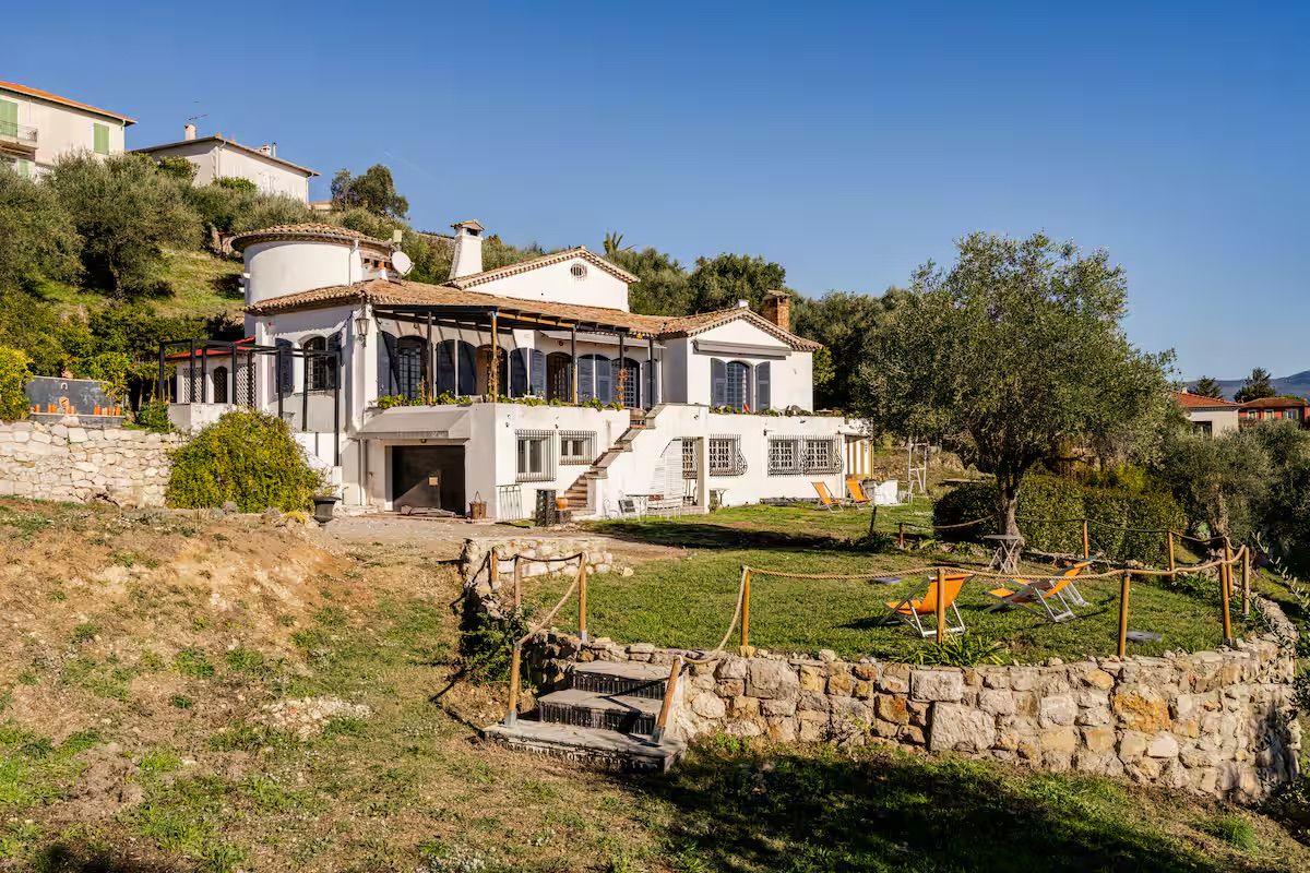 Villa with Sea and Mountain Views in Nice | Native Spaces