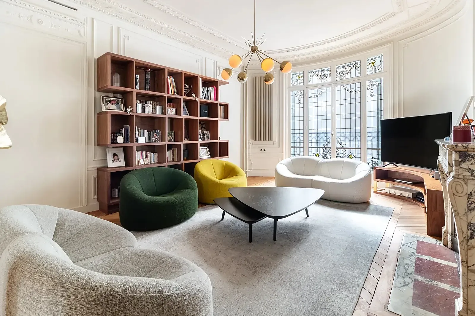 Elegant Haussmann Apartment for Events in Paris 16th