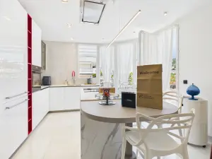 Modern Three-Bedroom Penthouse with Rooftop Terrace in Cannes
