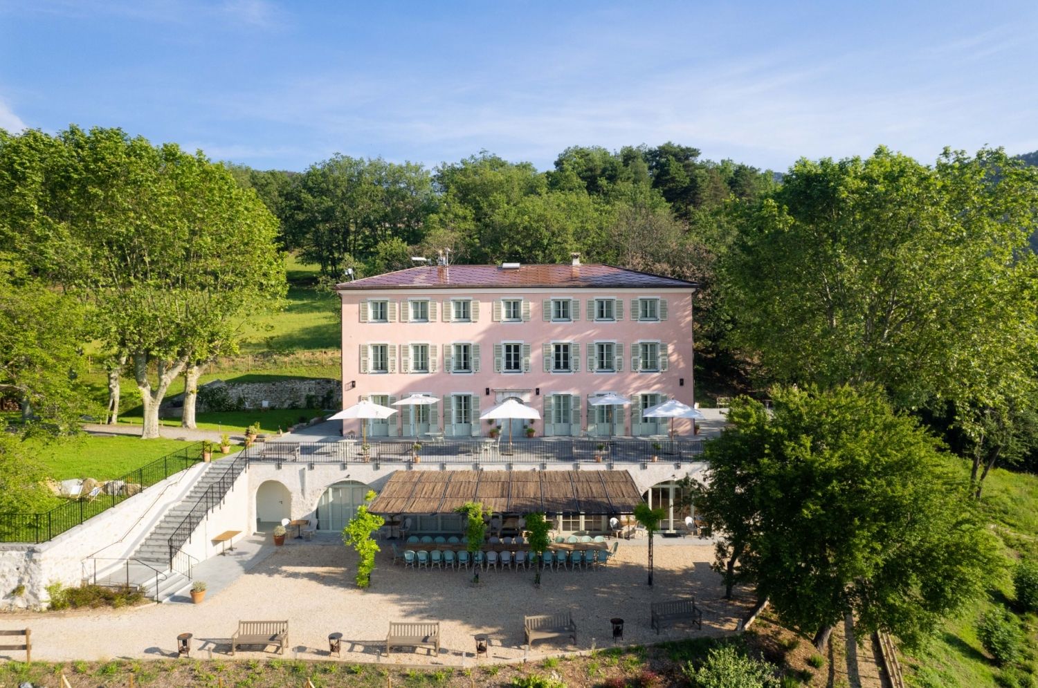 Italian-Style Villa Wedding Venue in La Penne | 9-Hectare Park