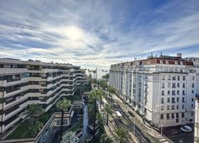 Gray d'Albion Duplex Penthouse with sea view 