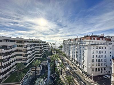 Luxury Duplex Penthouse in Cannes with Sea Views & Terrace