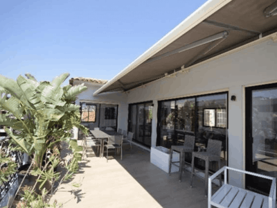 Stylish Cannes Penthouse with Dual Terraces Near the Palais