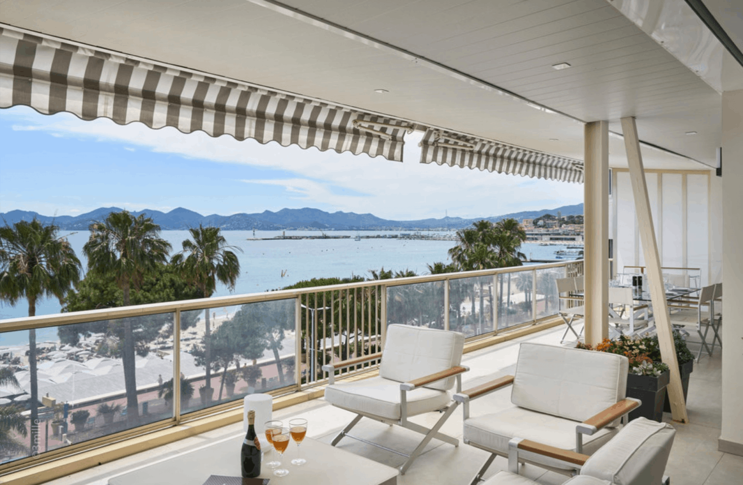 Penthouse duplex de luxe sur la Croisette avec terrasse vue mer pour événements