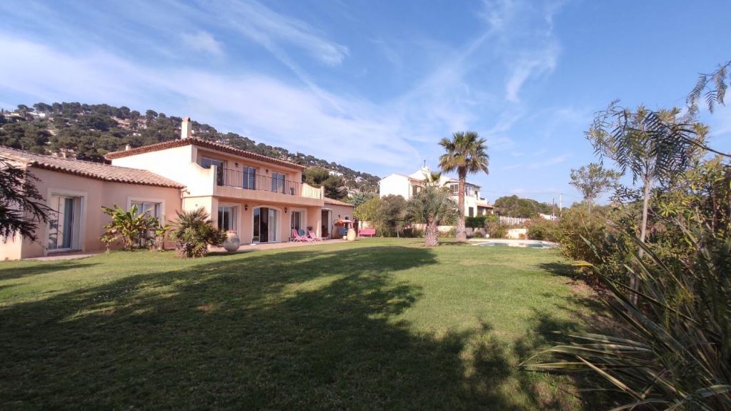 Magnificent garden with sea view