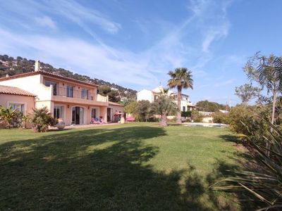Magnificent garden with sea view