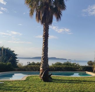 Stunning 450m² Garden with Sea View | Perfect for Events in Carqueiranne