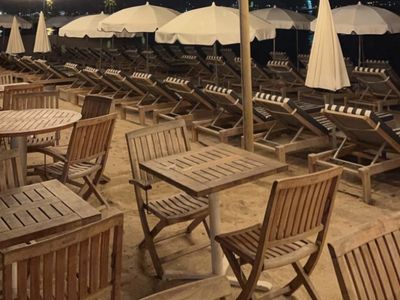 Private Beach - Fine sand and waterfront