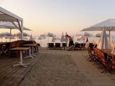 Private Beach - Fine sand and waterfront