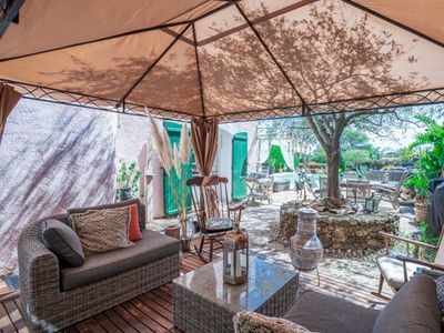 Scenic Cannes Garden with Pool & Sea View for Photoshoots