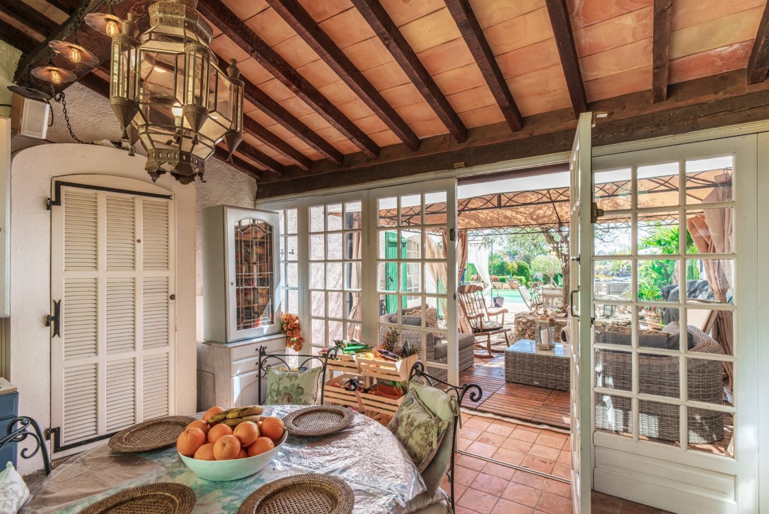Cannes -Bas de Villa with splendid exotic and Mediterranean garden with swimming pool and sea view