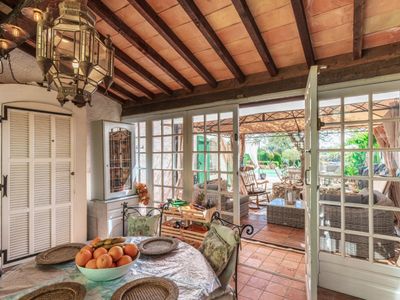 Scenic Cannes Garden with Pool & Sea View for Photoshoots