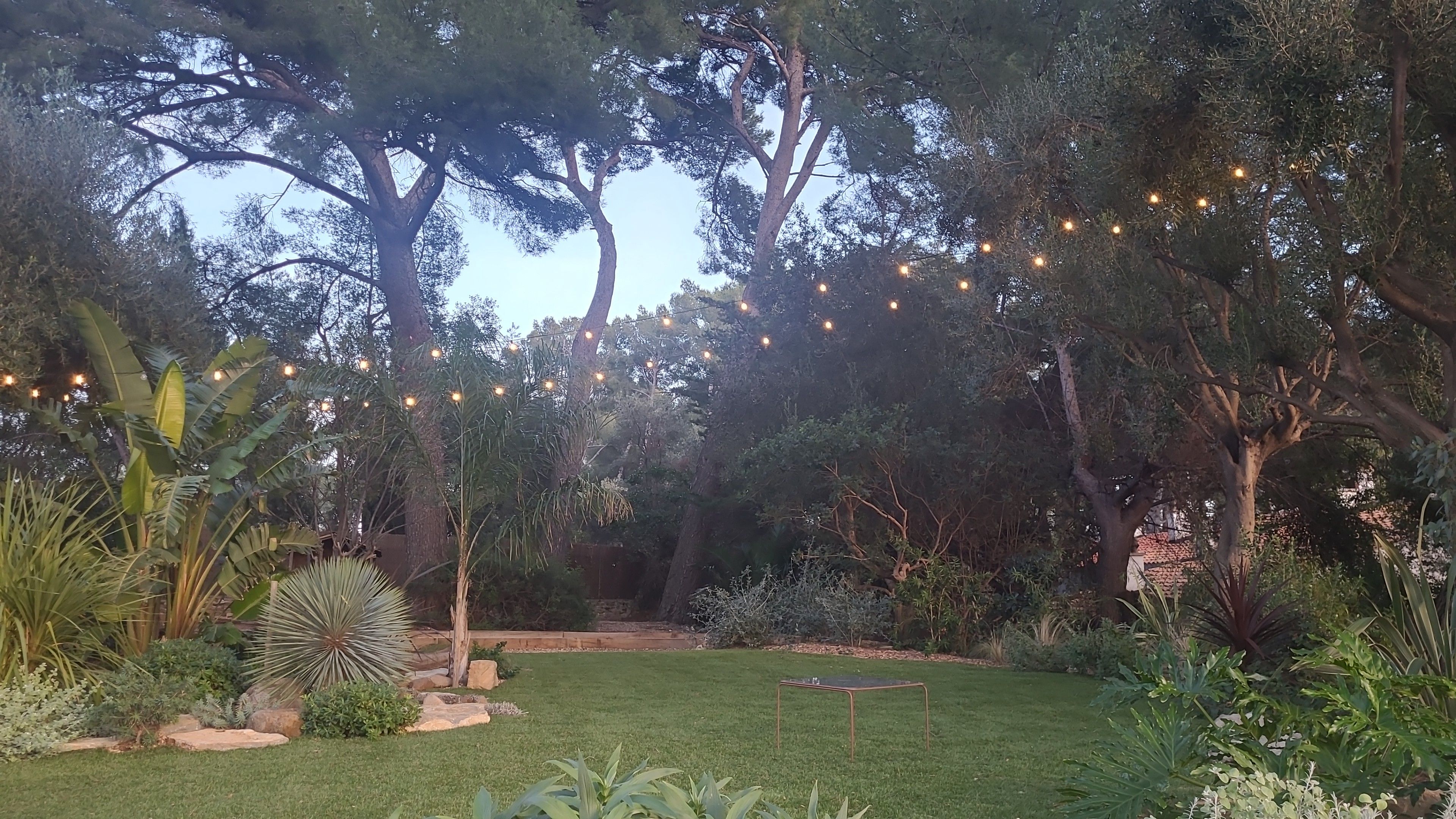 Maison familiale avec piscine et court de tennis pour événements à Sanary-sur-Mer