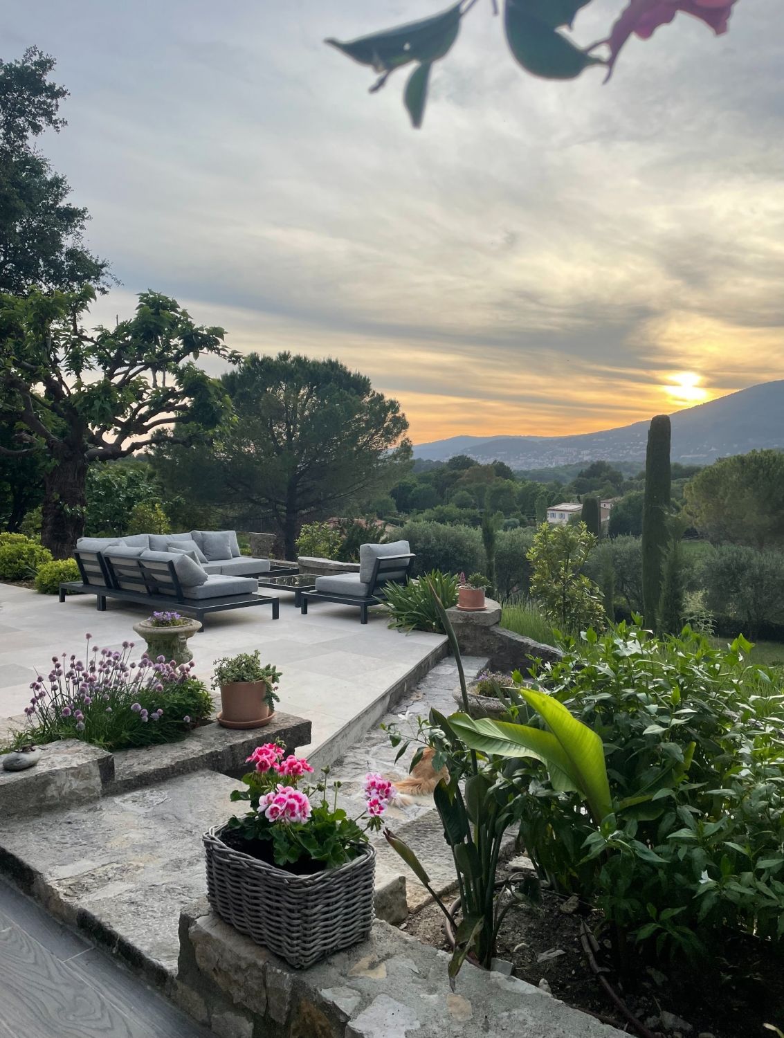 Garden and swimming pool in a charming residence in the heart of the Riviera hinterland