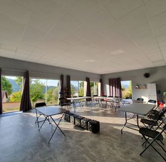 training room area, green seminar, yoga room