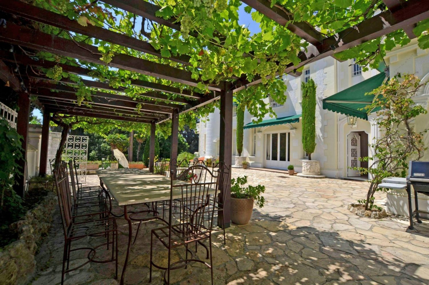 PARK VILLA