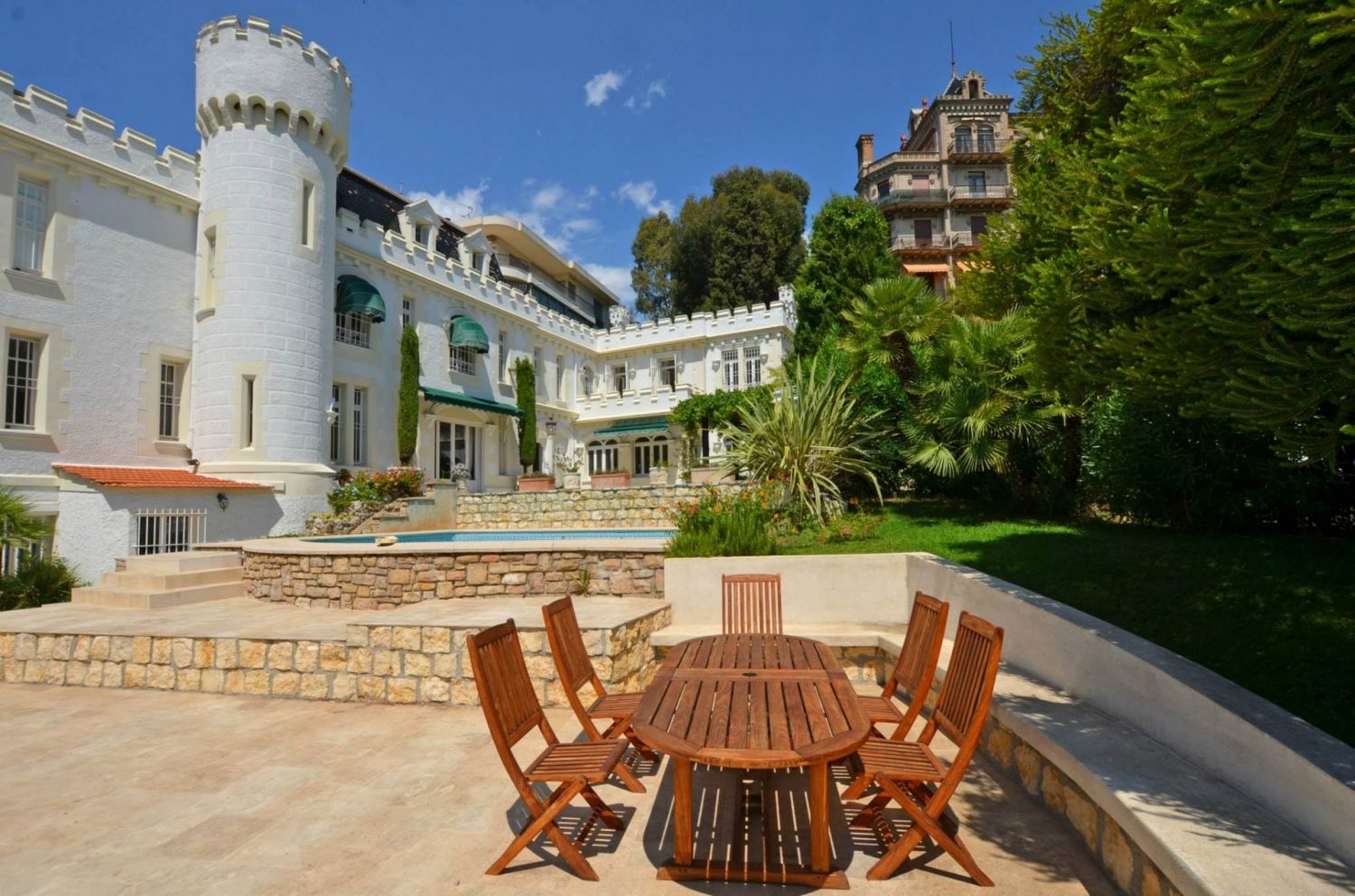 PARK VILLA