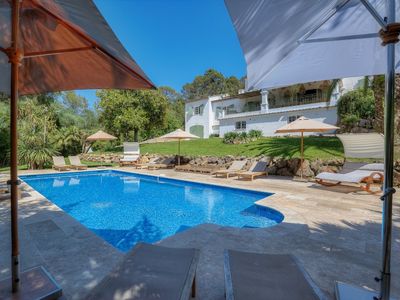 Magnificent villa with swimming pool