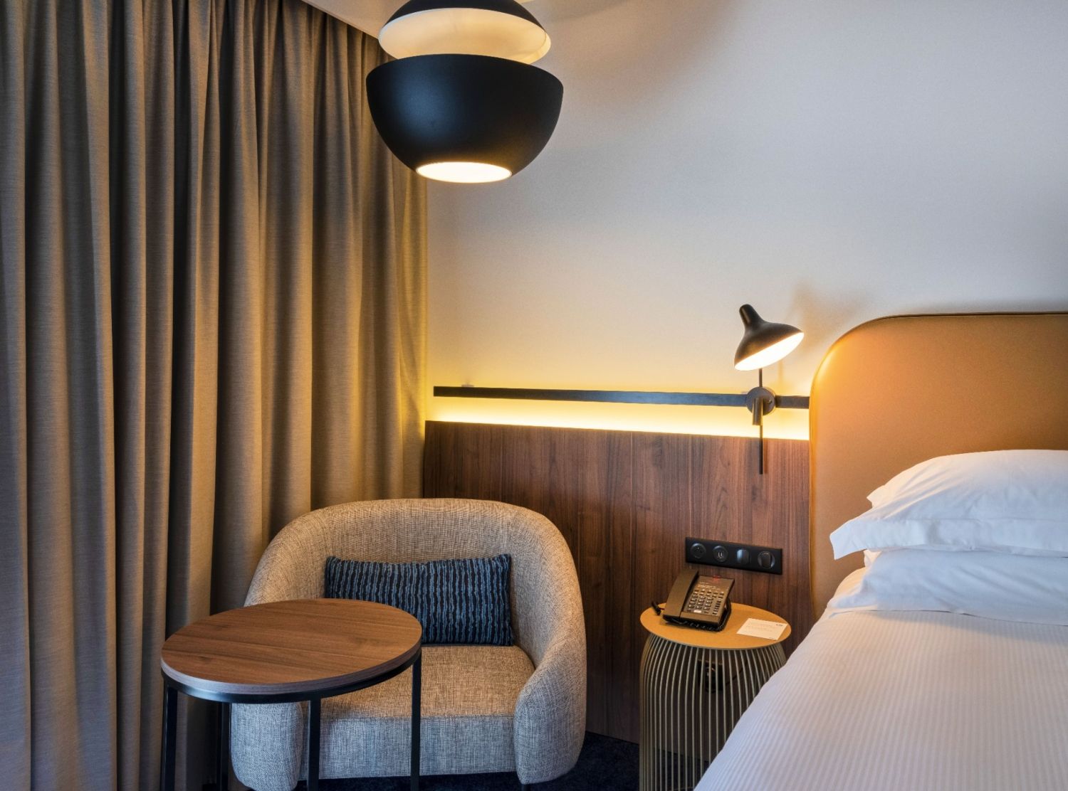 4 **** hotel