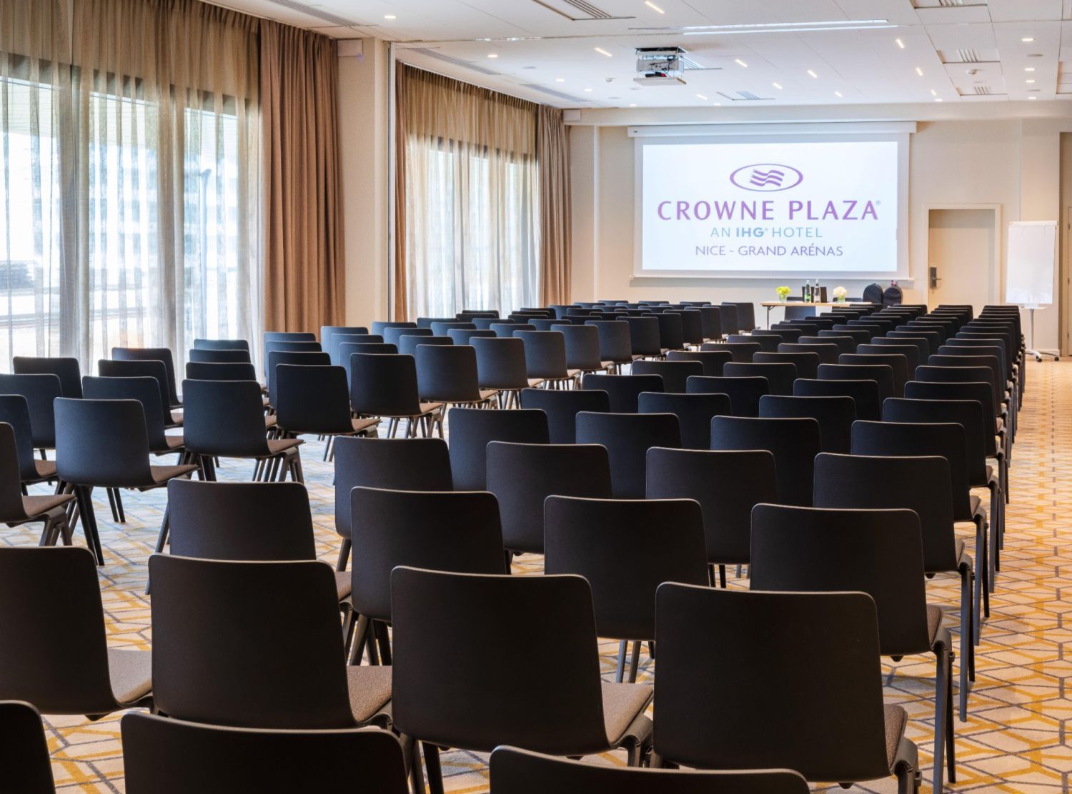 Business & Comfort : Your hotel with meeting rooms