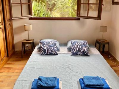 Beautiful villa with swimming pool sleeps 12 15 minutes from Nice