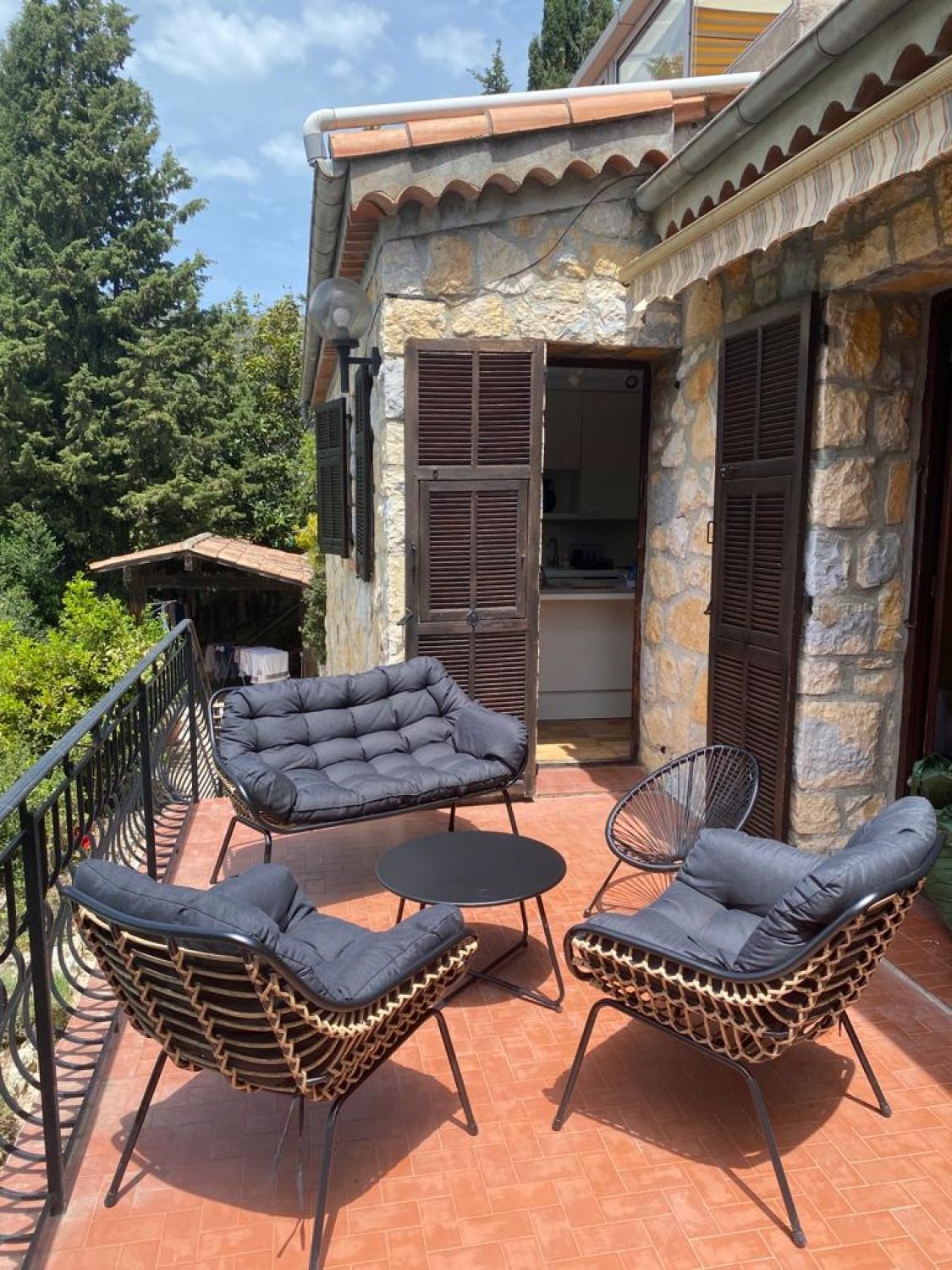 Belle villa avec piscine 12 couchages  à 15 minutes de Nice 