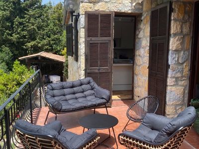 Beautiful villa with swimming pool sleeps 12 15 minutes from Nice