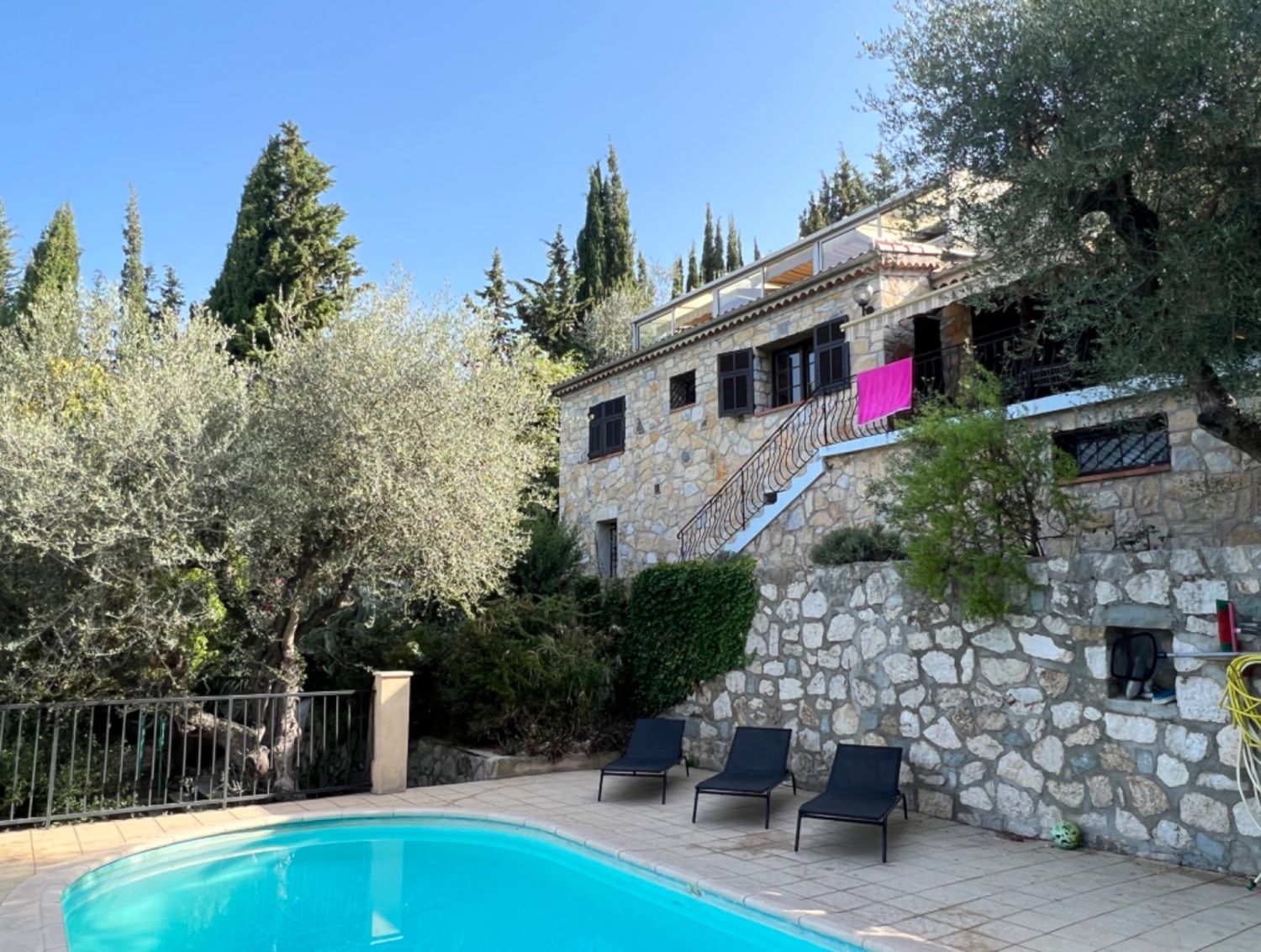 Belle villa avec piscine 12 couchages  à 15 minutes de Nice 