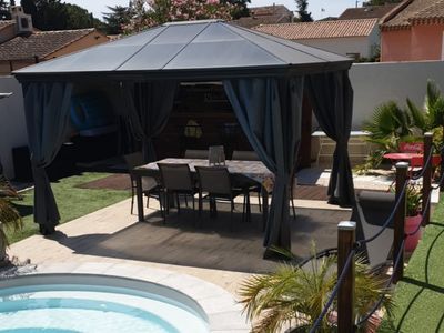 Piscine chauffée & bar dans un écrin de détente