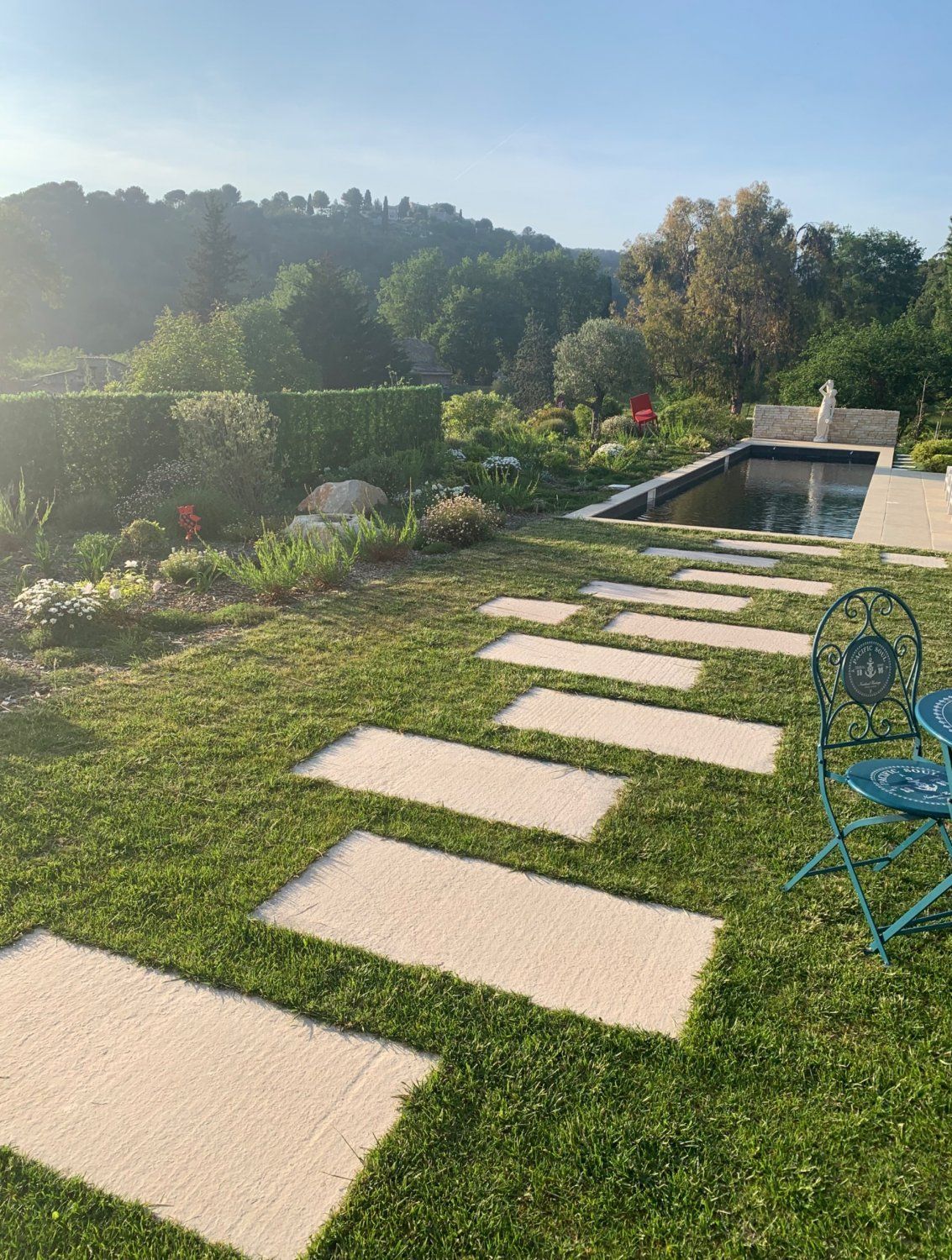 Piscine d'eau salée dans un cadre intime et sauvage