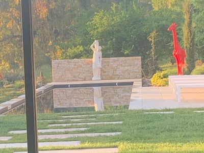 Piscine d'eau salée dans un cadre intime et sauvage