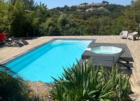 Swimming pool with splendid view