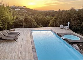 Swimming pool with splendid view