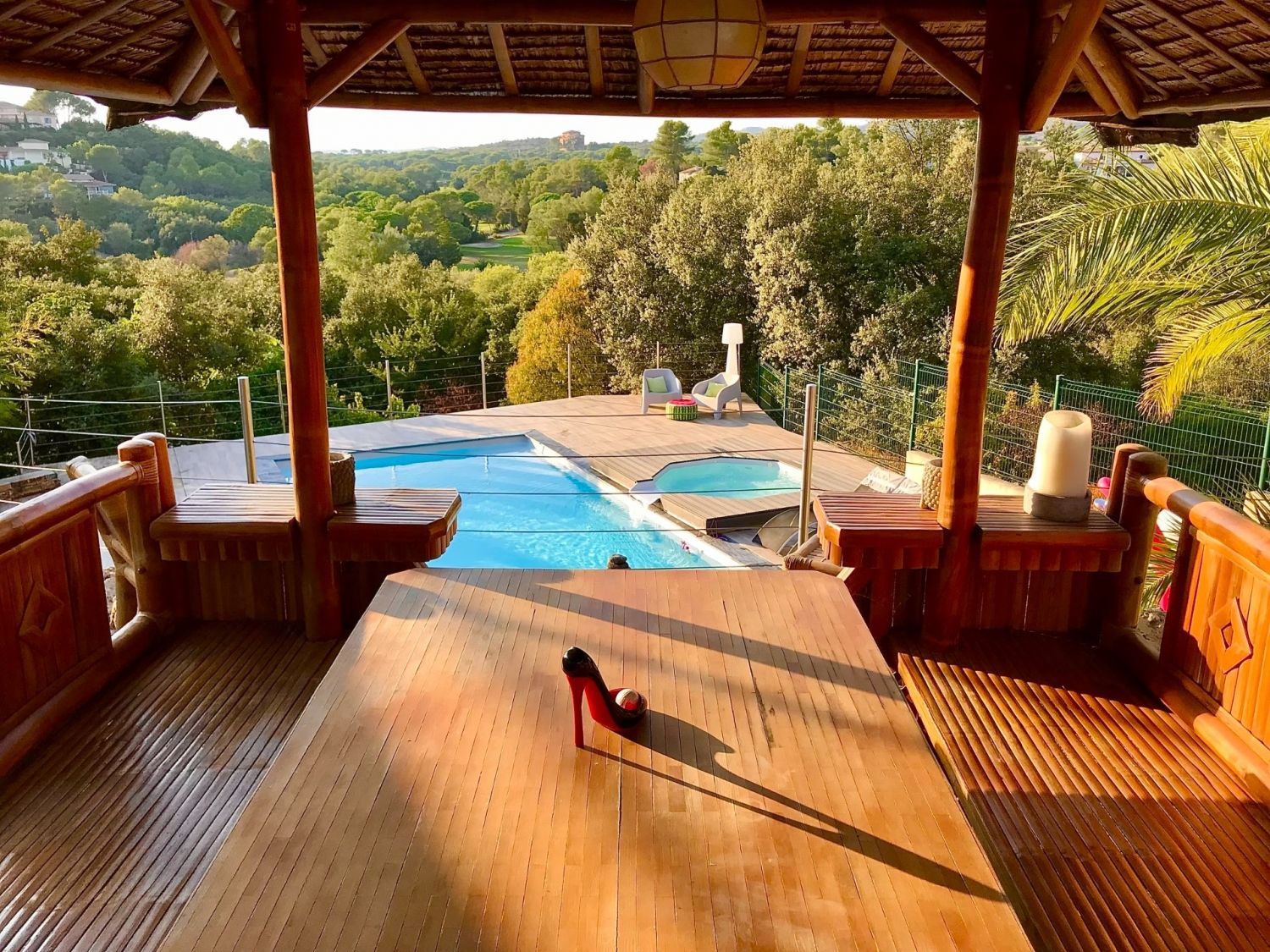 Piscine à la vue splendide
