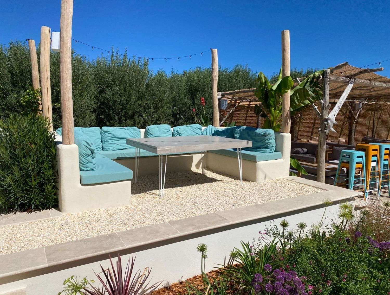 Terrasses d'exception au cœur d'un domaine viticole 