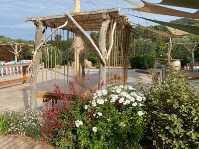 Terrasses d'exception au cœur d'un domaine viticole 