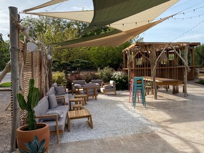 Terrasses d'exception au cœur d'un domaine viticole 