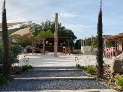 Terrasses d'exception au cœur d'un domaine viticole 