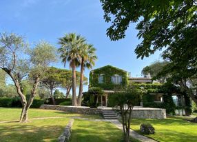 Magnificent Villa with swimming pool in Mougins