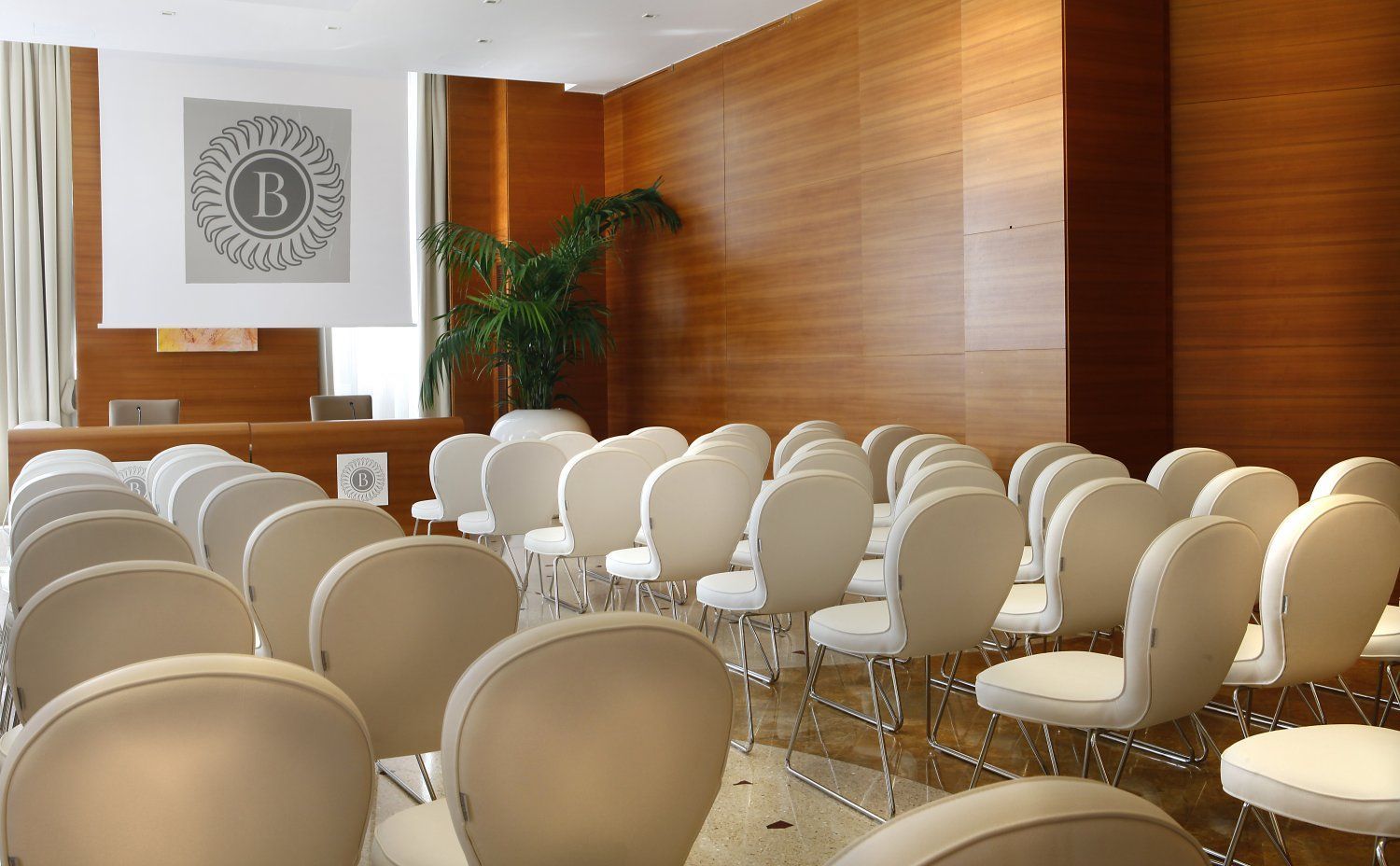 Salle pour vos événements – Élégance et Harmonie pour Vos Événements